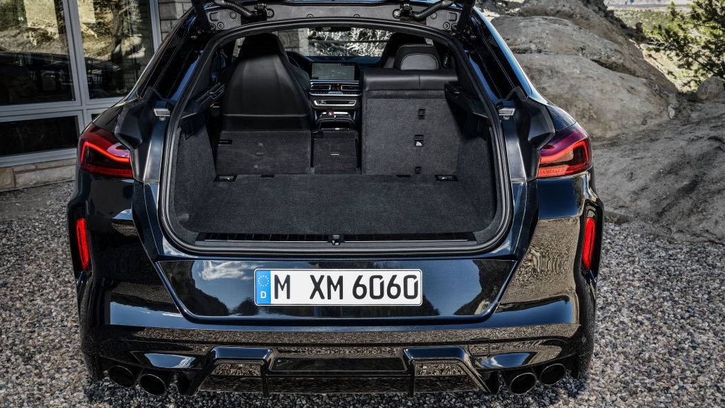 BMW X6M exterior - Boot