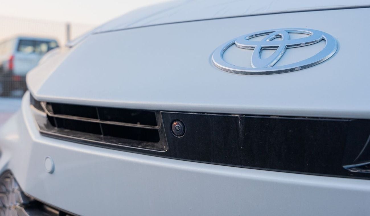 تويوتا كامري Toyota Camry Lumiere 2.5L HEV Full option - GCC (Export Price)