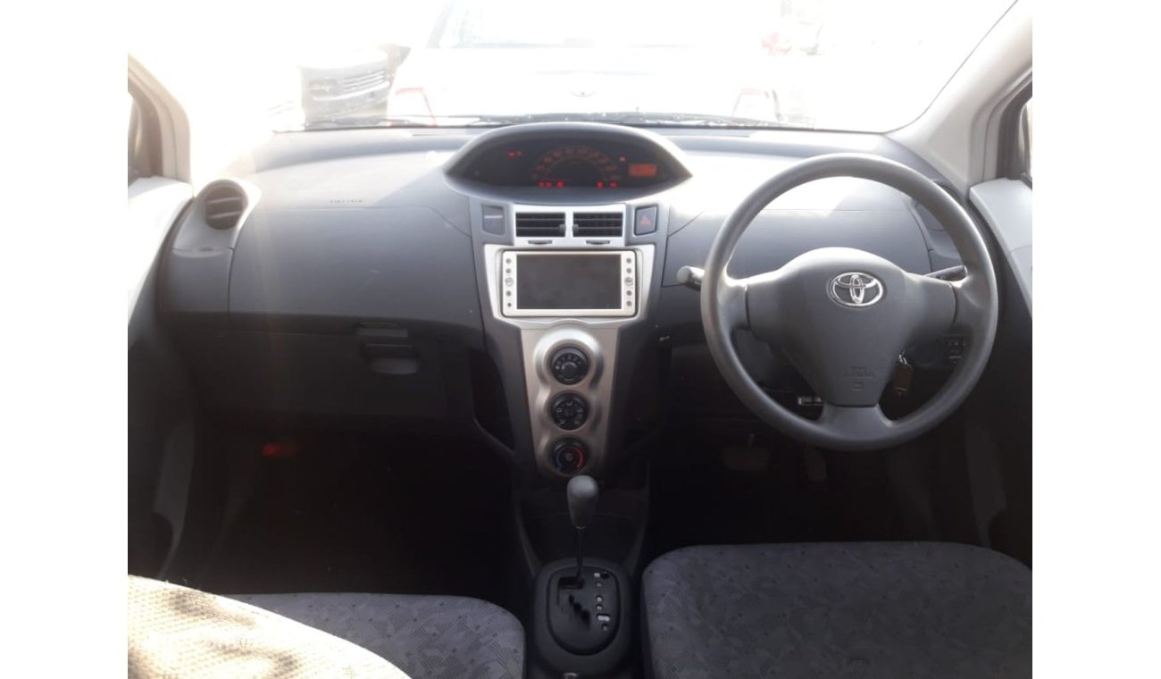 Toyota Vitz Toyota Vitz (Stock no PM 124 )