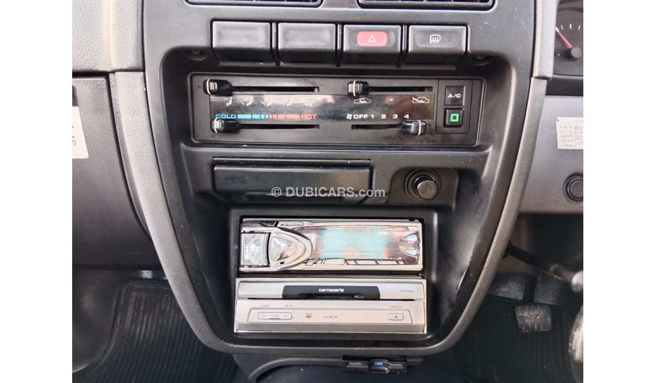 نيسان بيك آب NISSAN DATSUN PICK UP RIGHT HAND DRIVE   (PM1524)