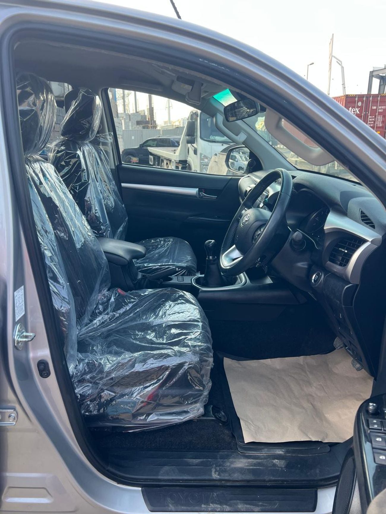 تويوتا هيلوكس TOYOTA HILUX PICKUP DIESEL 2.8 LITER YEAR 2020 SILVER COLOR