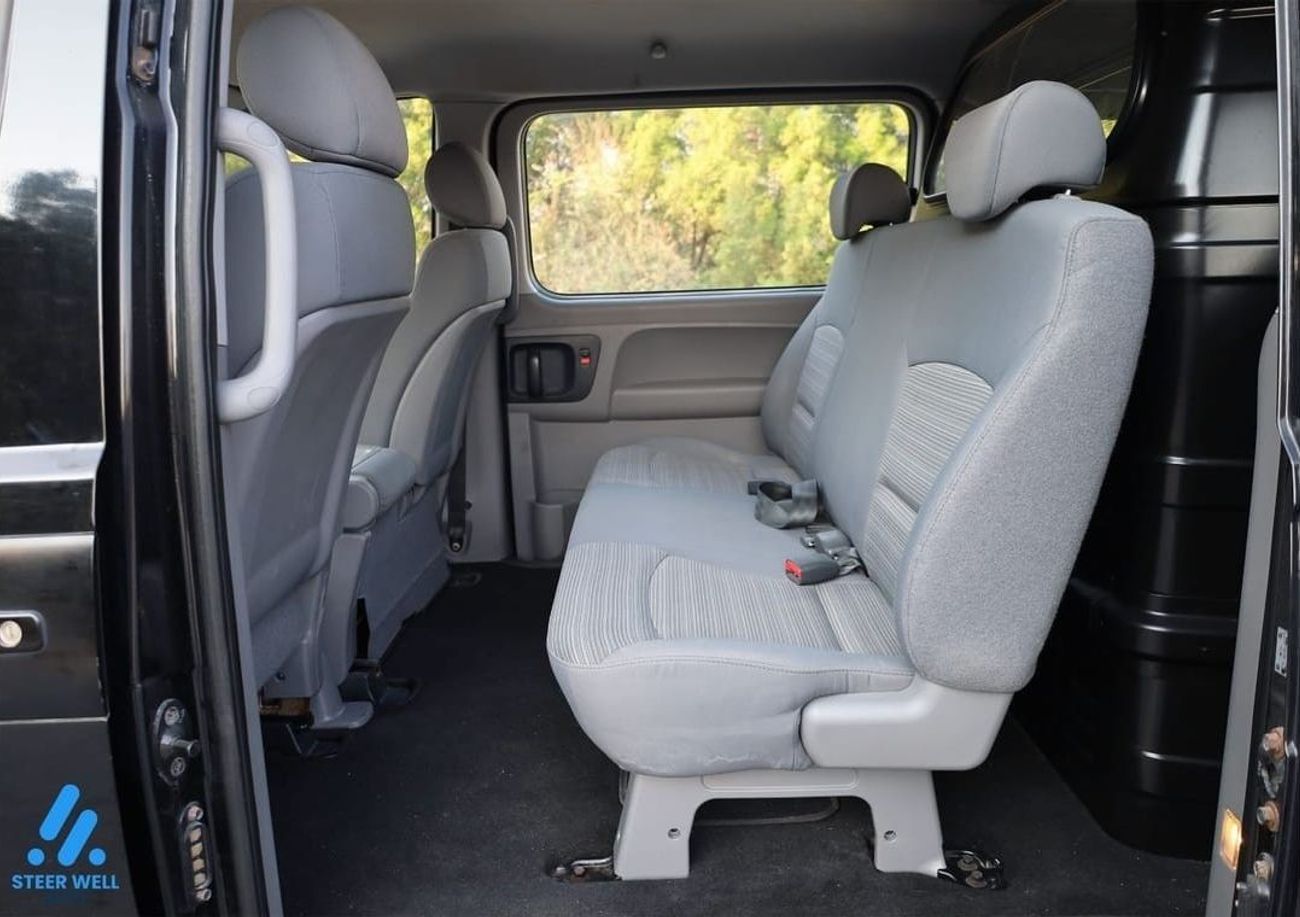 هيونداي H-1 GL Crew Van / Good Condition / Attractive Deals / 2.5L RWD / GCC / Book Now