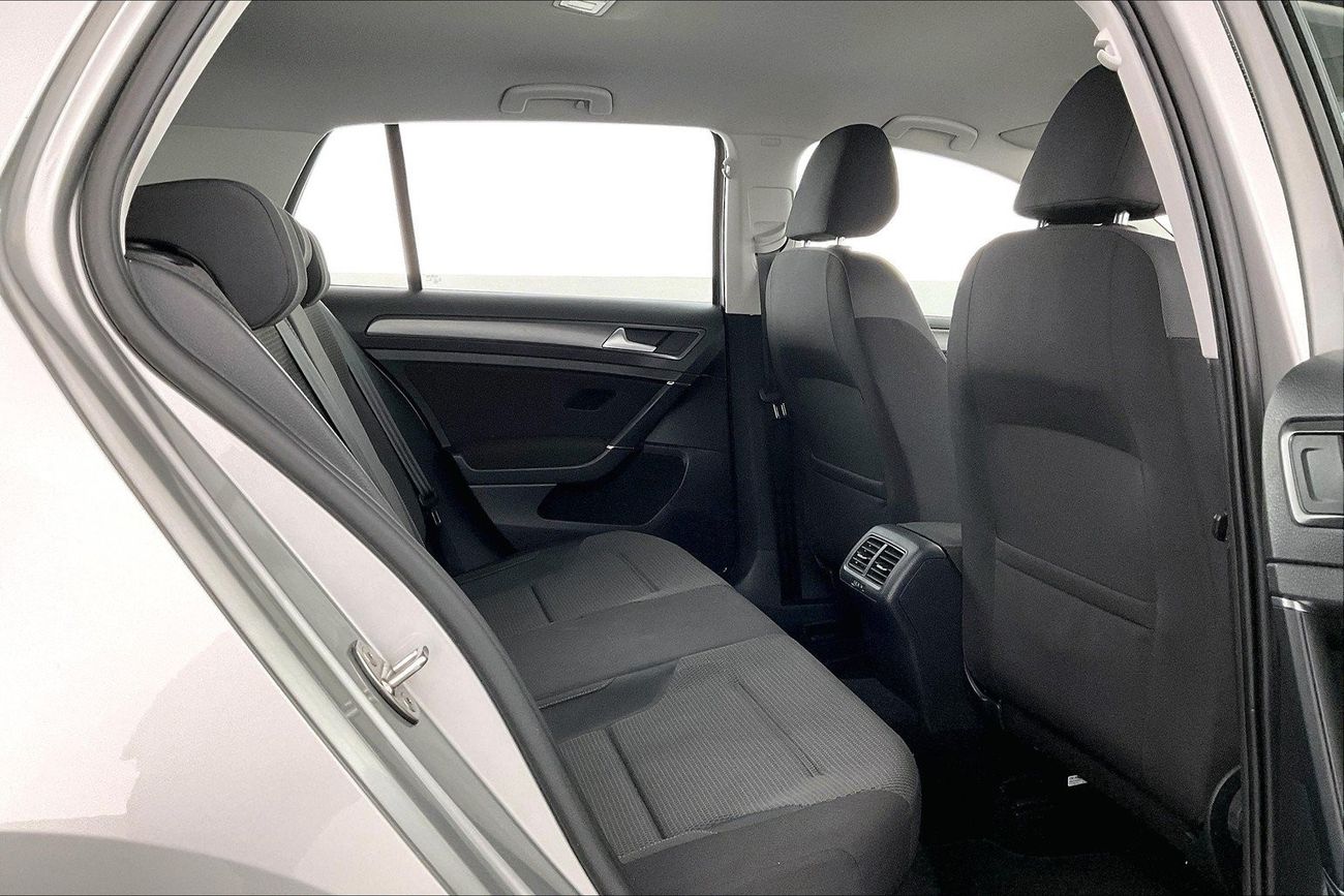 Volkswagen Golf SE| 1 year free warranty | Exclusive Eid offer