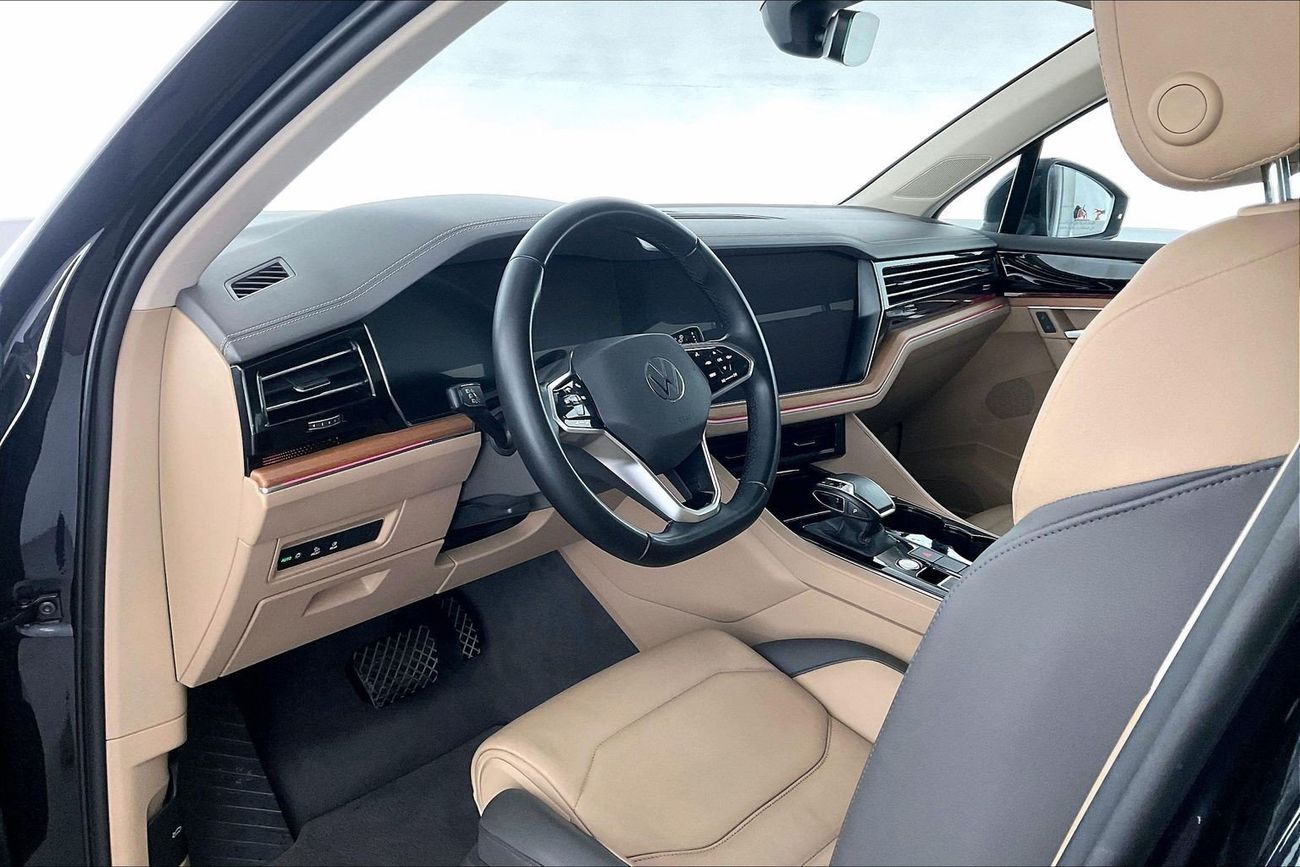 Volkswagen Touareg Highline | National Day Celebration | Guaranteed Warranty | 0 Down Payment