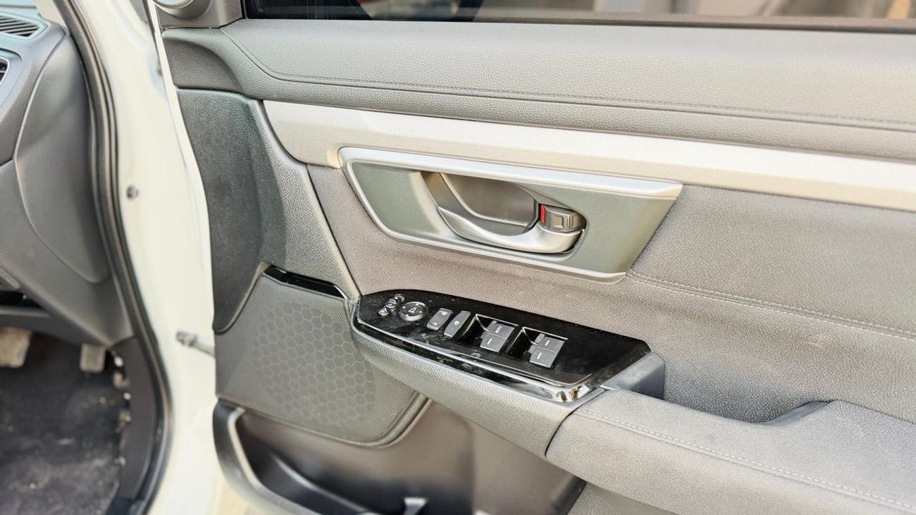 Honda CRV 2018 | 1.5L PETROL ENGINE | AT | RHD | PREMIUM LEATHER SEATS | PUSH START ENGINE | DIGITAL INSTRUMEN