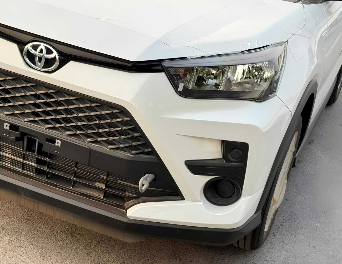 Toyota Raize TURBO G RA E 1.2L PETROL V4 || STANDARD OPTION / 16 *ALLOY RIMS / GCC SPEC (CODE # RZPBO)