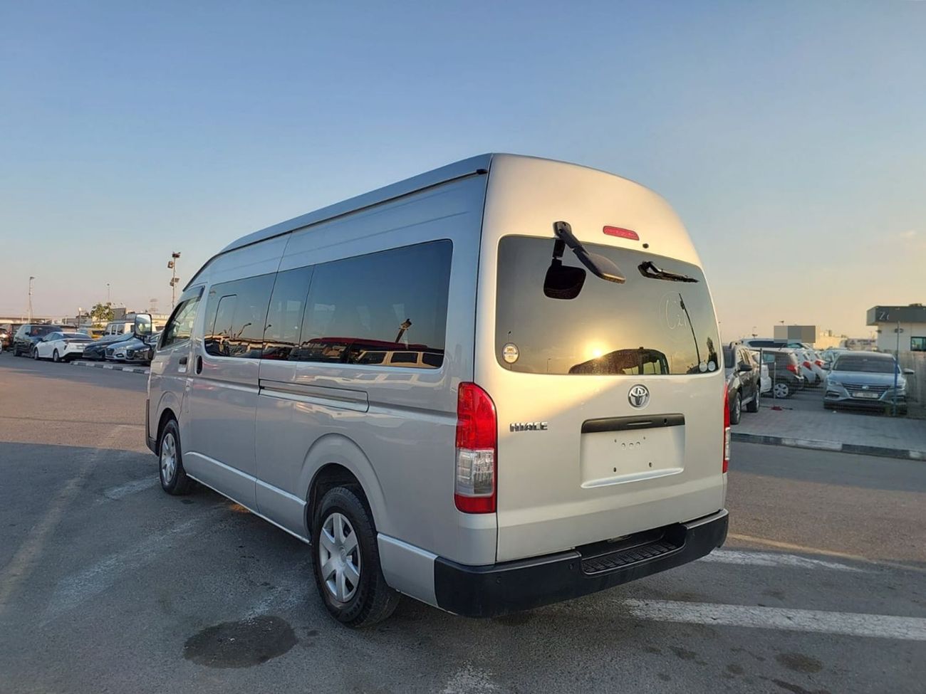 Toyota Hiace TOYOTA HIACE VAN RHD 2023 MODEL 2.8 L DIESEL AUTOMATIC(PM003751)