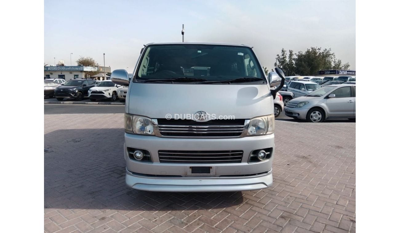 Toyota Hiace TOYOTA HIACE VAN RIGHT HAND DRIVE (PM1326)