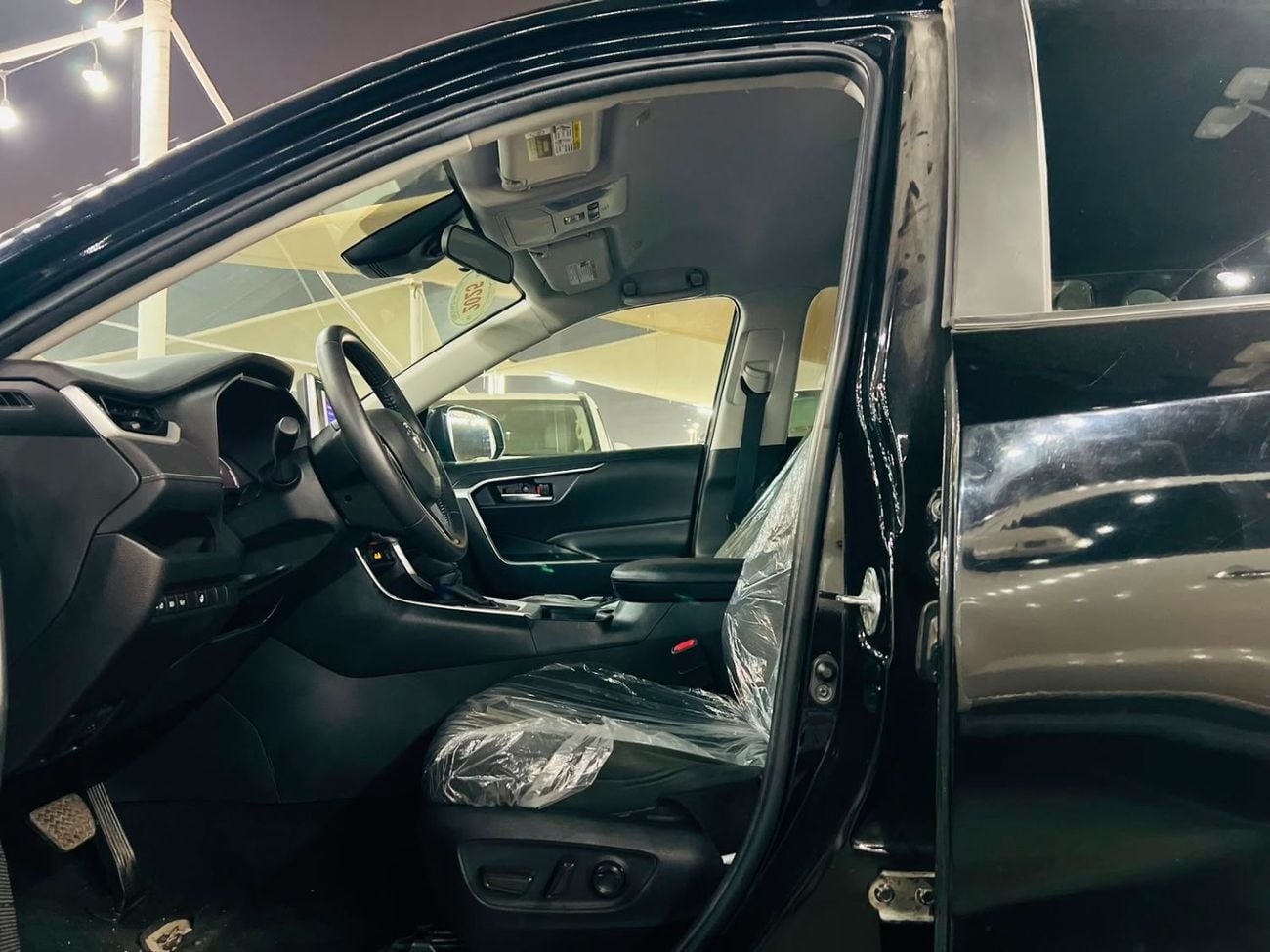 Toyota RAV4 XLE 2025.ENGINE 2.5L/V4