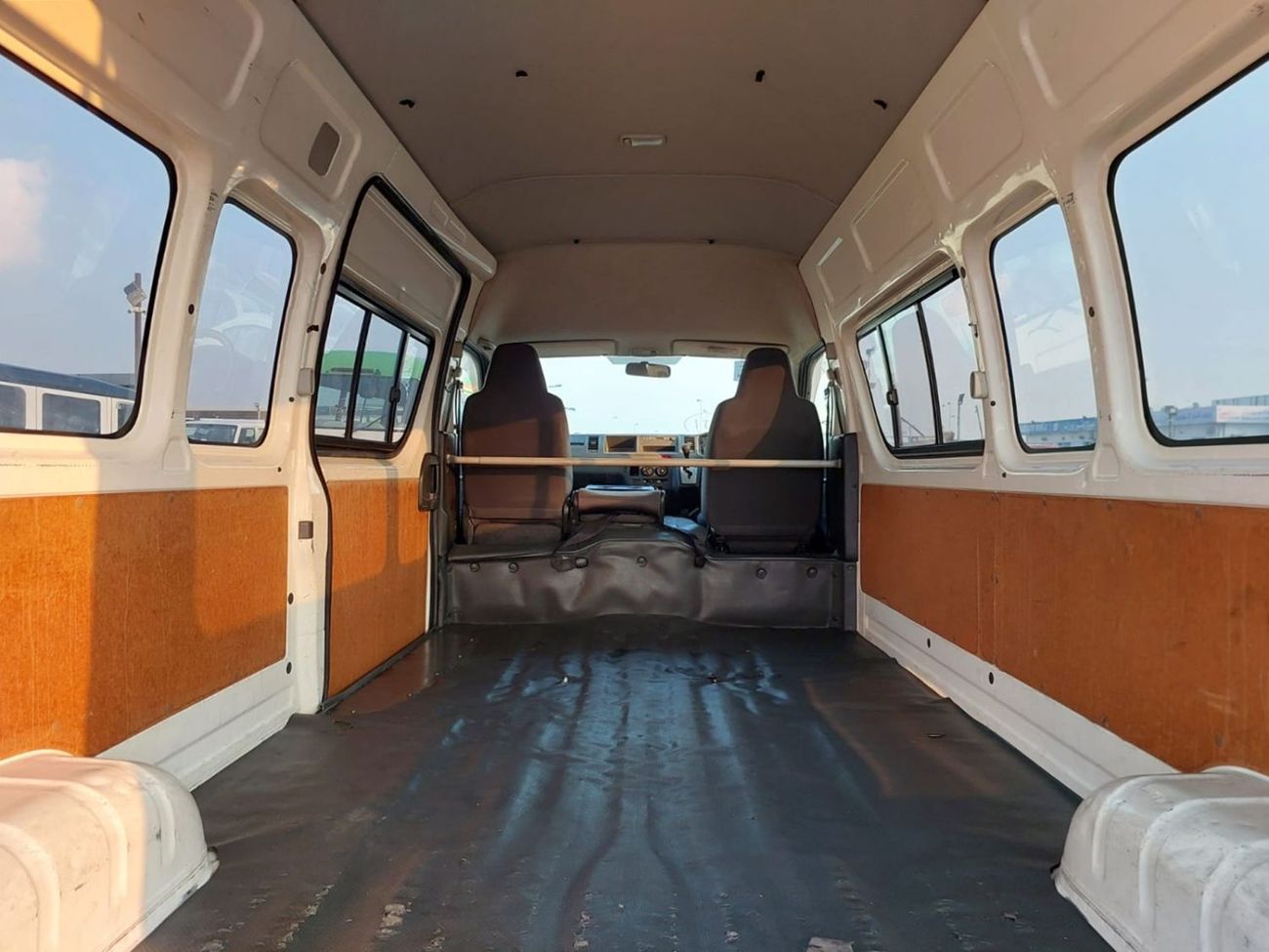 تويوتا هاياس TOYOTA HIACE VAN RHD 2013 MODEL 3.0 L DIESEL AUTOMATIC(PM11947)