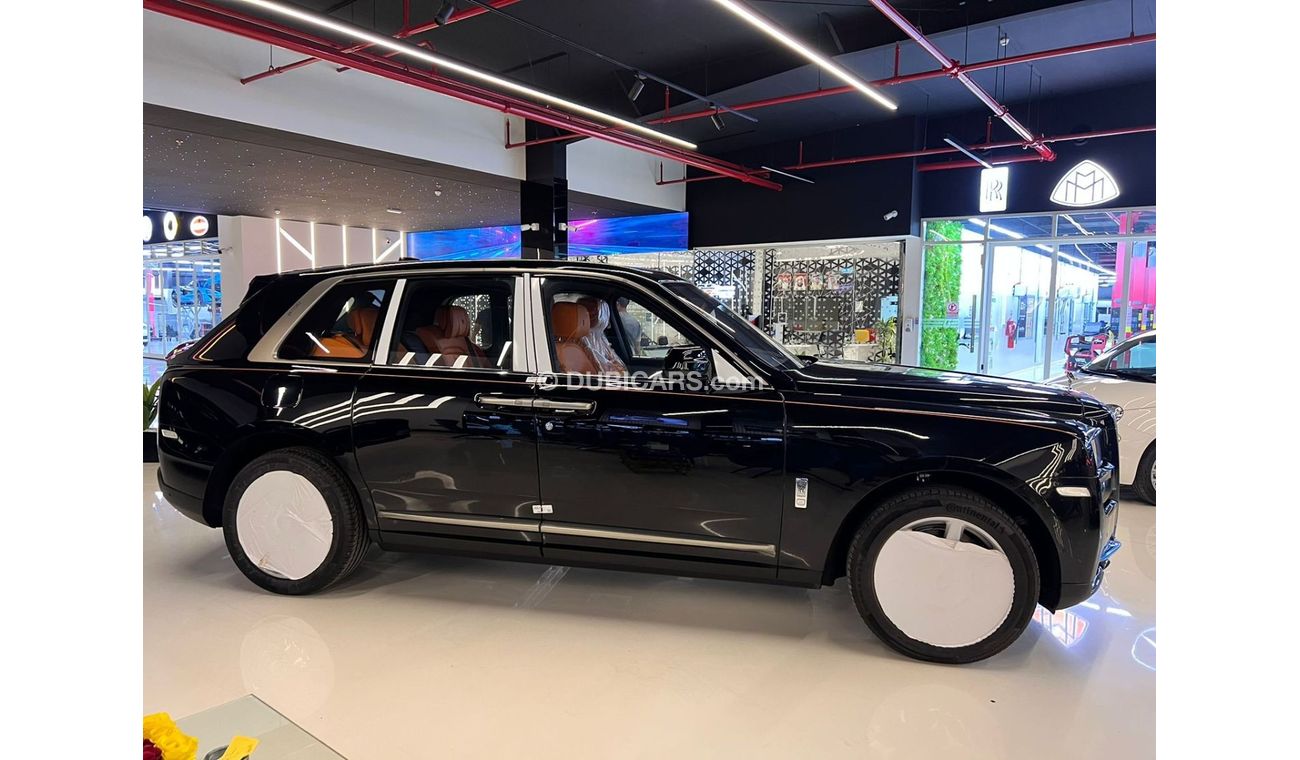 Rolls-Royce Cullinan Cullinan 2023/3 Years Warranty 60000KM