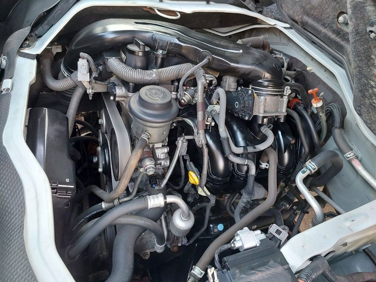 Toyota Hiace TOYOTA HIACE VAN AMBULANCE RHD 2015 MODEL 2.7 L PETROL AUTOMATIC(PM15632)