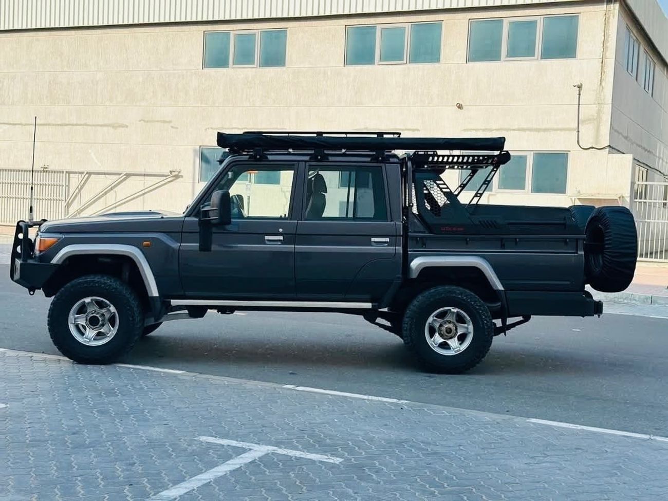 Toyota Land Cruiser Pick Up Double Cabin 4.5L Toyota landcuriser pickup Double Cabin 2017  4.5L Diesel