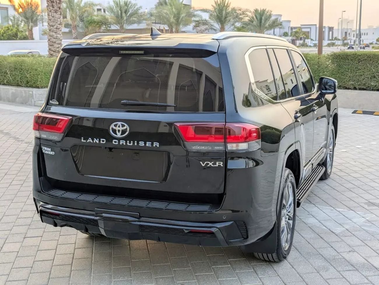 تويوتا لاند كروزر VXR 2023 GCC Specs Interior and Exterior Excellent Condition
