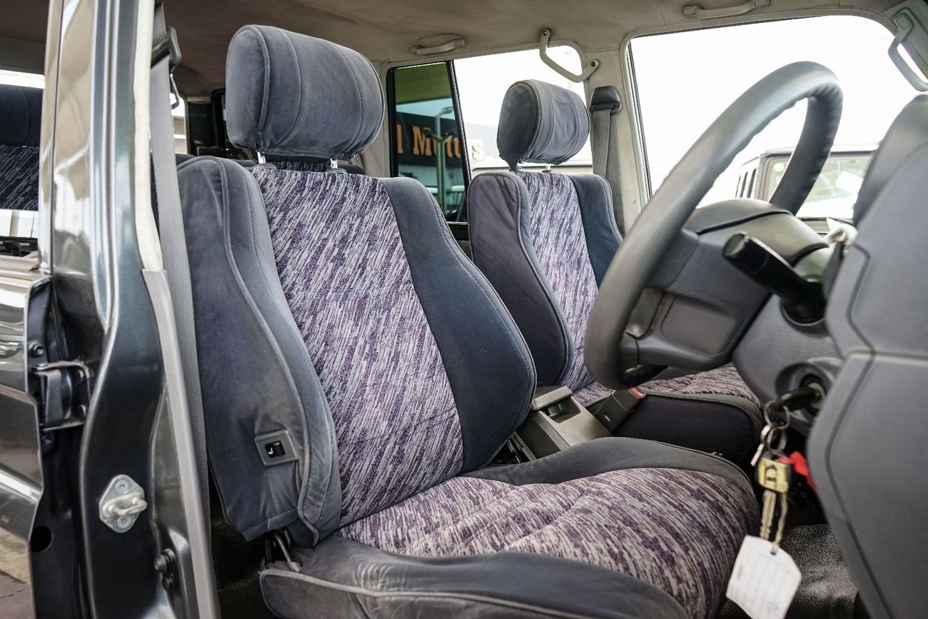 Toyota Land Cruiser 70