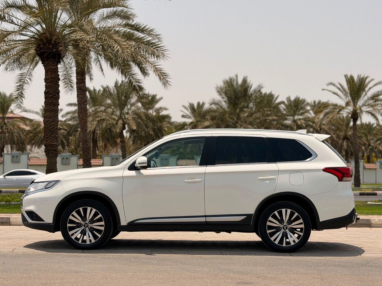 Mitsubishi Outlander GLX HIGHLINE LEATHER