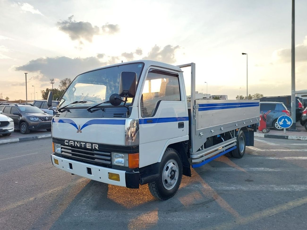 ميتسوبيشي فوسو كانتير MITSUBISHI CANTER TRUCK RHD 1989 MODEL 4.2 L DIESEL MANUAL(PM22881)