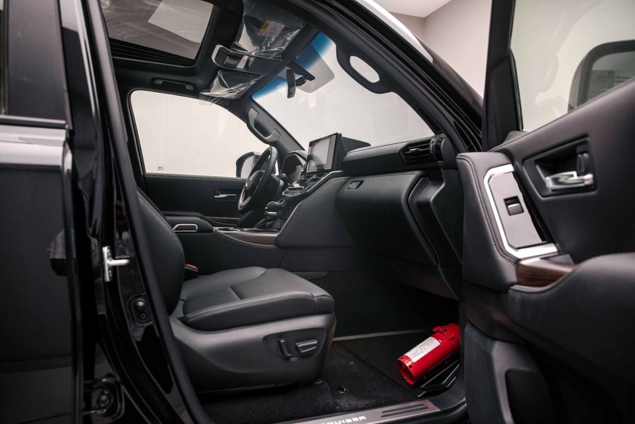 Toyota Land Cruiser GXR MHEV 3.5L - ATTITUDE BLACK INSIDE BLACK | EXPORT ONLY