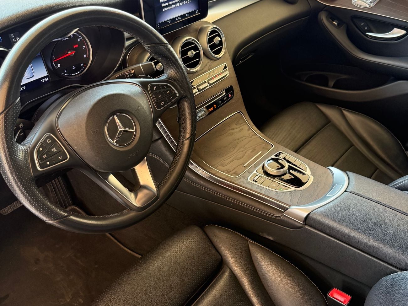 مرسيدس بنز GLC 300 E 4MATIC PREMIUM