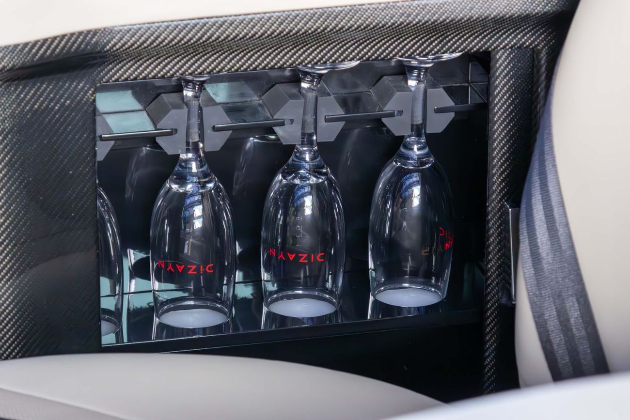 Mercedes-Benz V 250 Std 2.1L GCC-Maybach Edition-Gargash Service Package Until 135,000KM-VIP Options