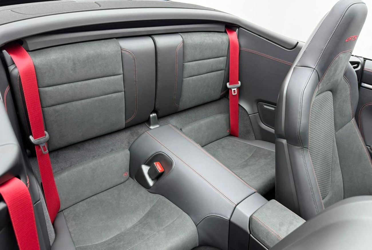 Porsche 911 Carrera GTS 3.0L (450 HP) Convertible