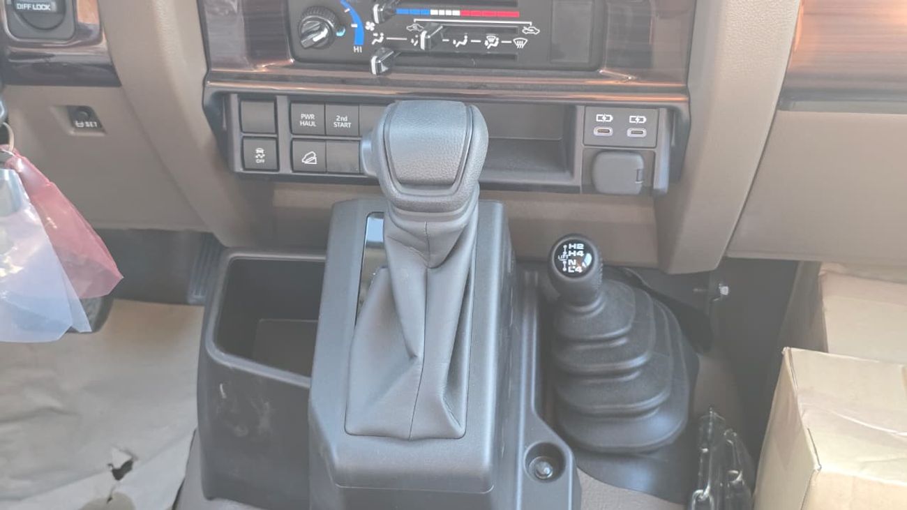 Toyota Land Cruiser 70 LX 2.8L  LX 2.8L