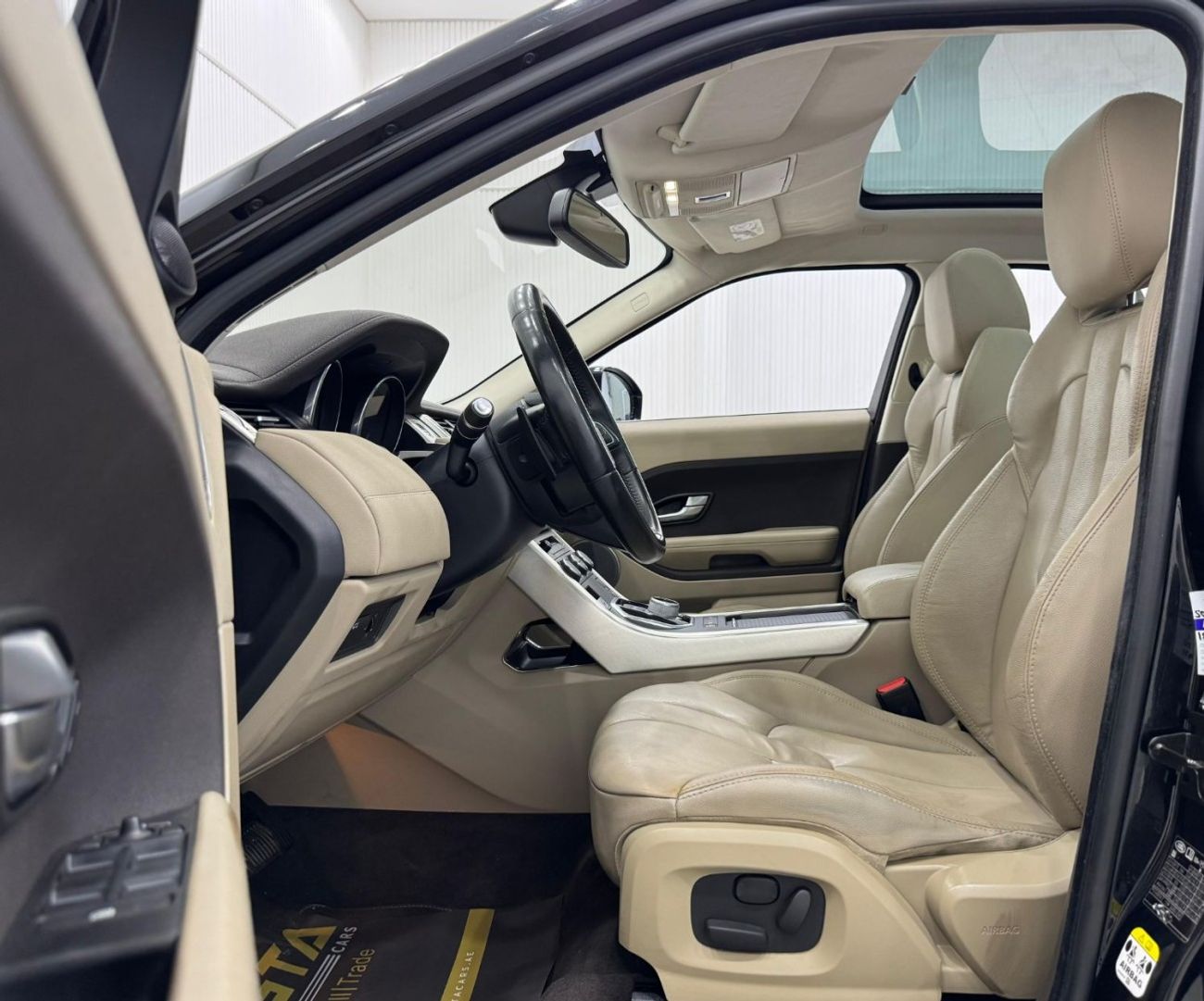 لاند روفر رانج روفر إيفوك 2015 Range Rover Evoque, Full Agency Service History, Excellent Condition, GCC