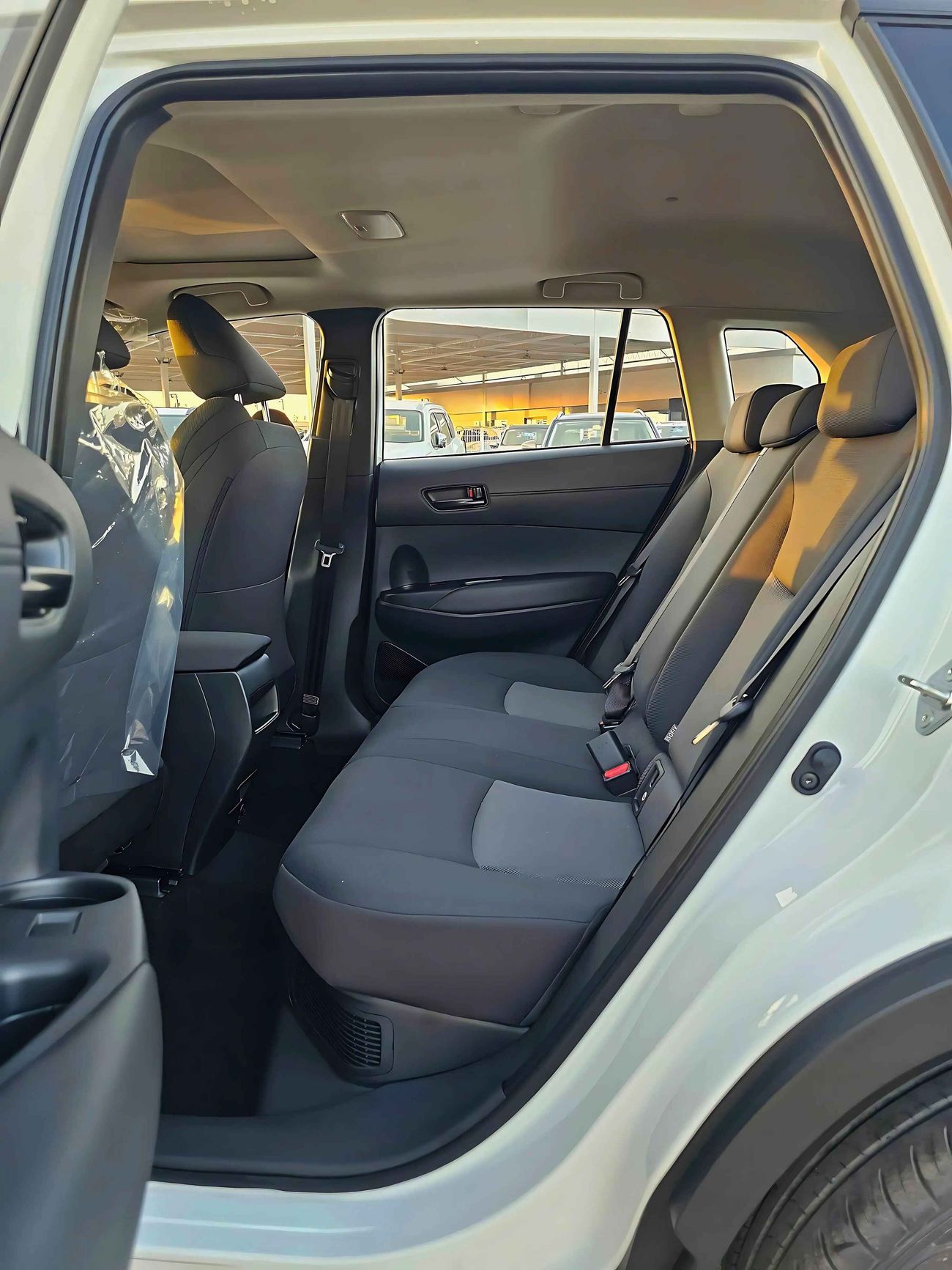 Toyota Frontlander LEAD VERSION / 2.0L V4 HYBRID / DVD / SUNROOF (CODE # 68080)