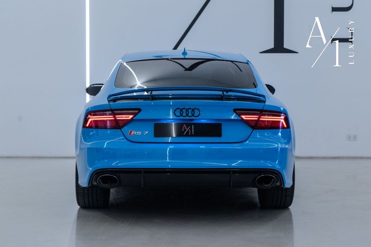 Audi RS7 Performance 4.0L 2017 Audi RS7 Quattro, Carbon Fiber Package, Special Color, GCC