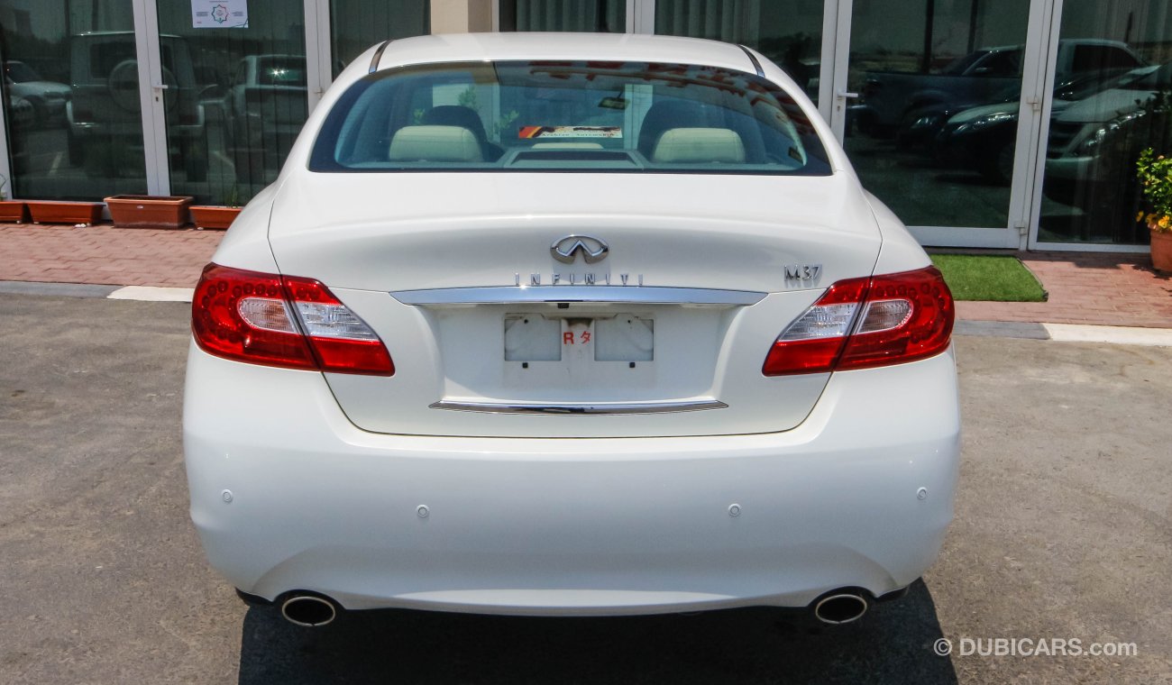 Infiniti M37