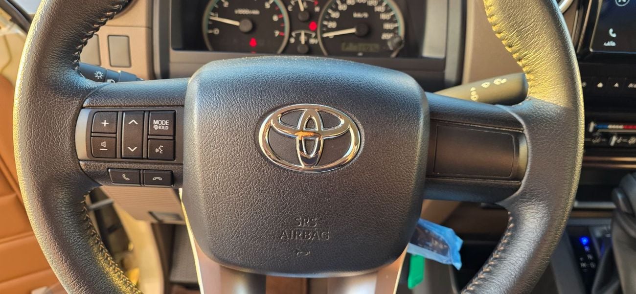 Toyota Land Cruiser Pick Up PETROL AUTO 7000KM