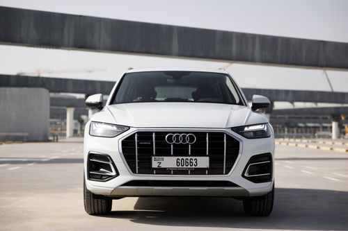 Audi Q5 45 TFSI Quattro Design 2.0L Audi Q5 2022 GCC specs