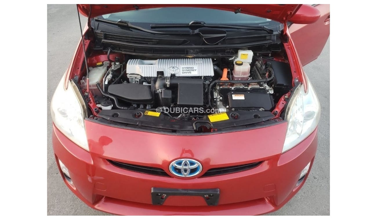 تويوتا برياس 1.8L hybrid  2014