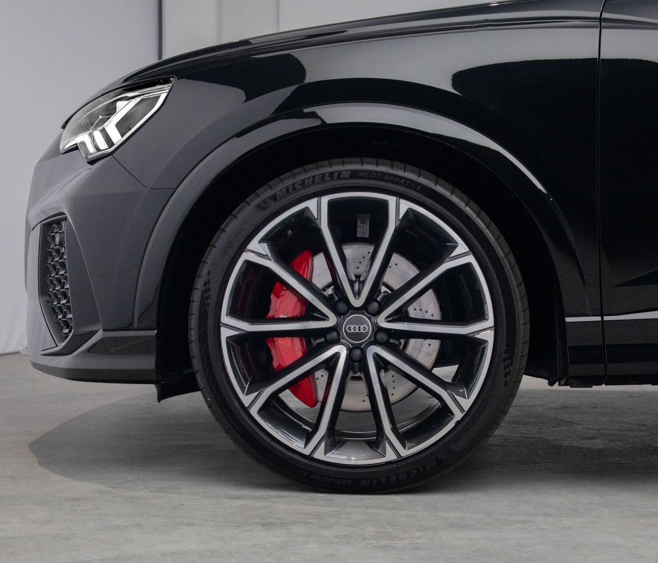 أودي RSQ3 Sportback TFSI quattro 2.5L