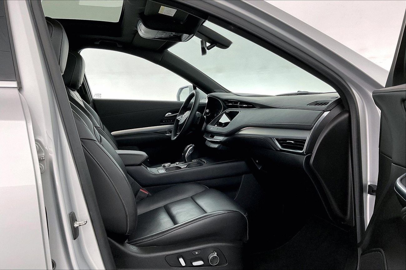 كاديلاك XT4 Premium Luxury | سنة ضمان مجانية | نسبة التمويل 1.99% | سياسة الإعادة بعد 7 أيام