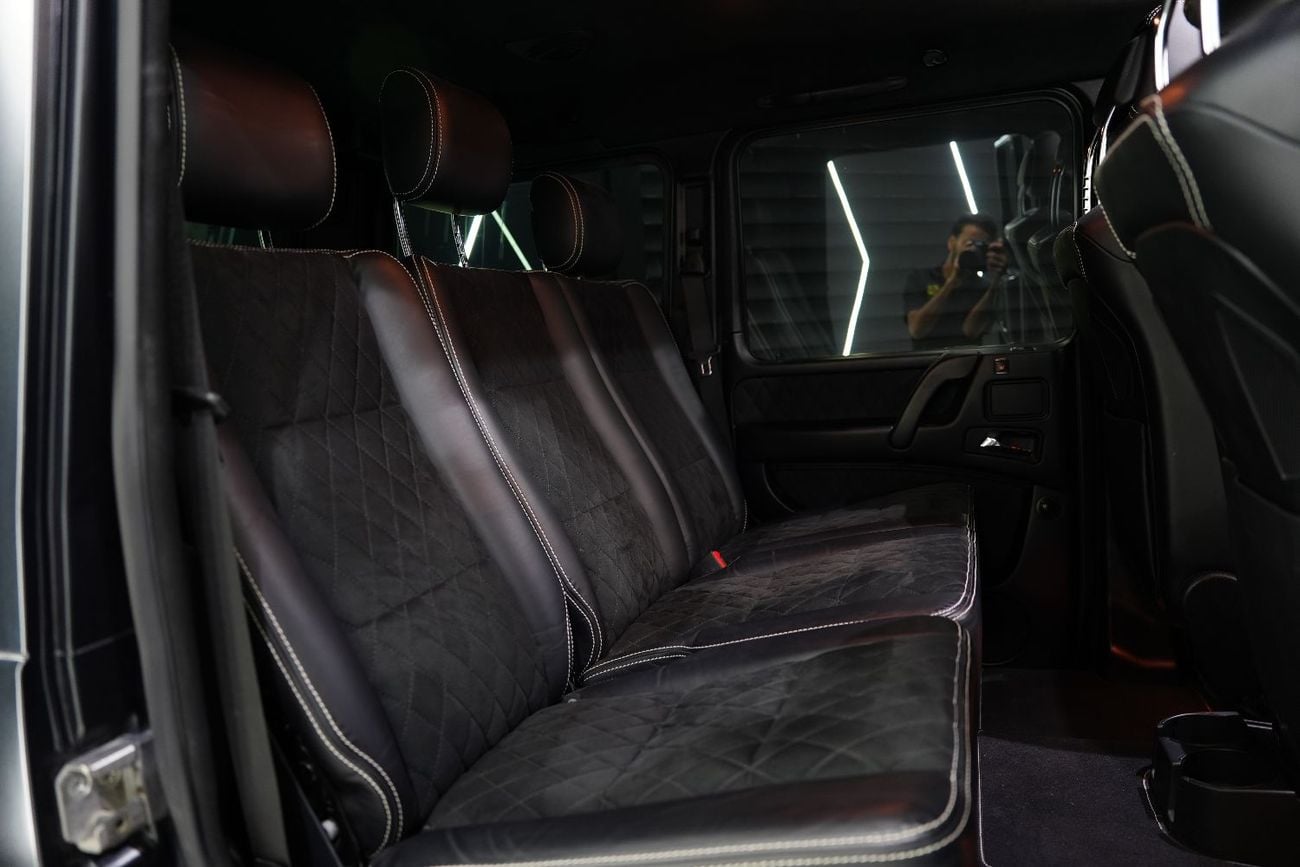 مرسيدس بنز G 500 4X4 4.0L Carbon Fiber Trim, Harman/Kardon Audio, Power Running Boards, GCC Specs!!