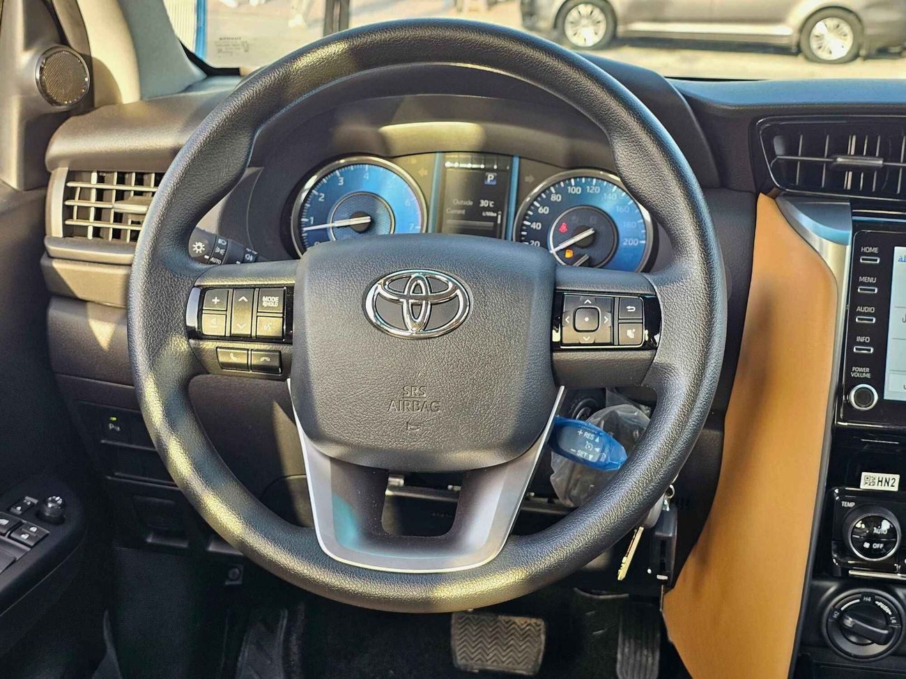 Toyota Fortuner SR5 / 2.7L V4 PETROL / ALLOY RIMS / AUTO FOLDING SIDE MIRROR / 4WD /  (CODE # FP27F)