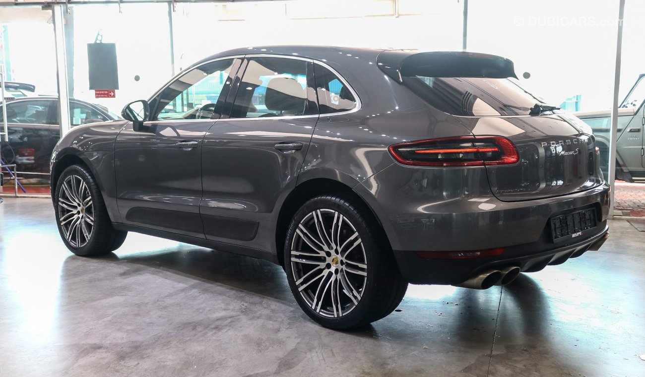 Porsche Macan S