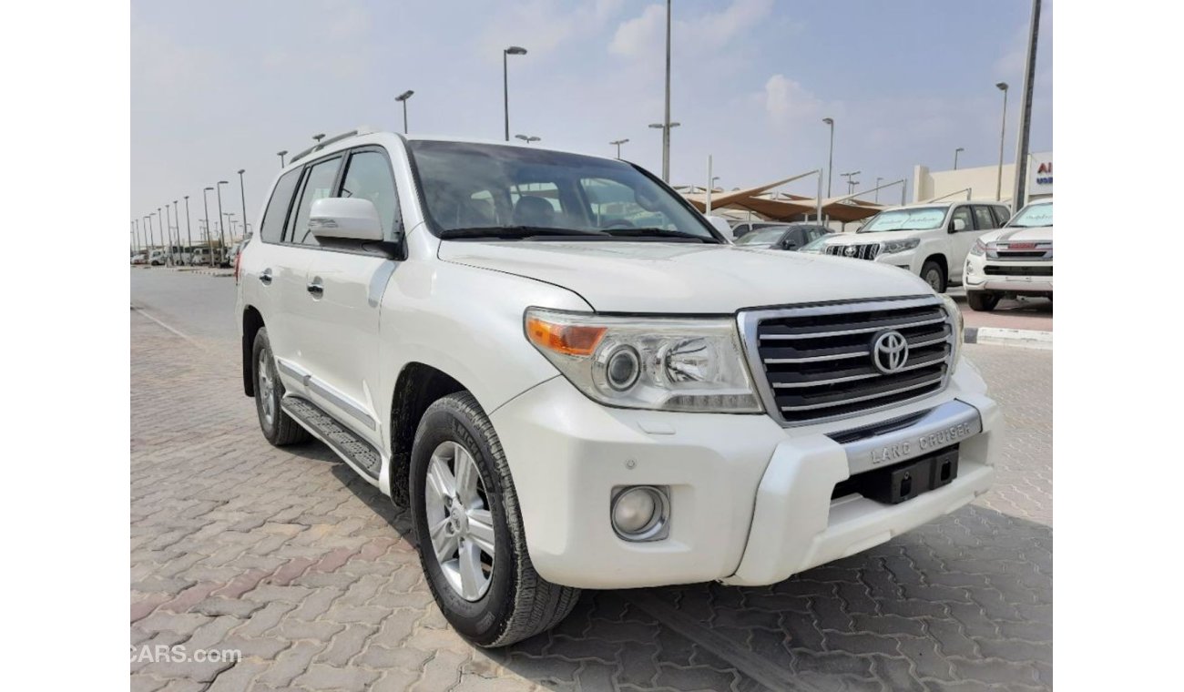 Toyota Land Cruiser Toyota Land Cruiser 2013 gcc v6 very celen car