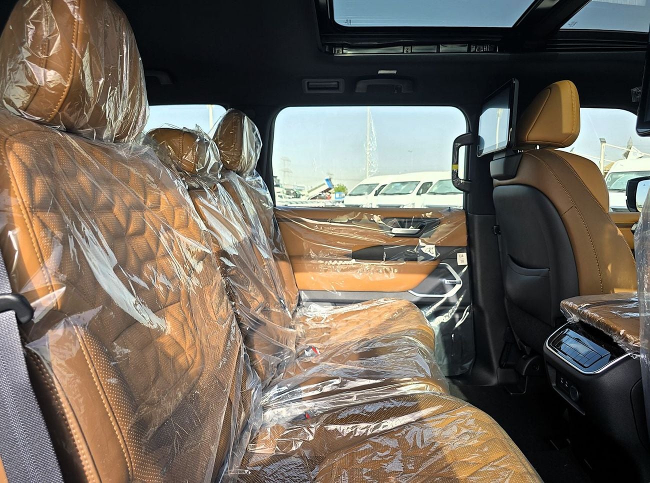 Nissan Patrol Nissan Patrol LE Platinum City 3.5l Twin turbo petrol A/T 4WD SUV White  Color Inside Tan GCC 2026 M