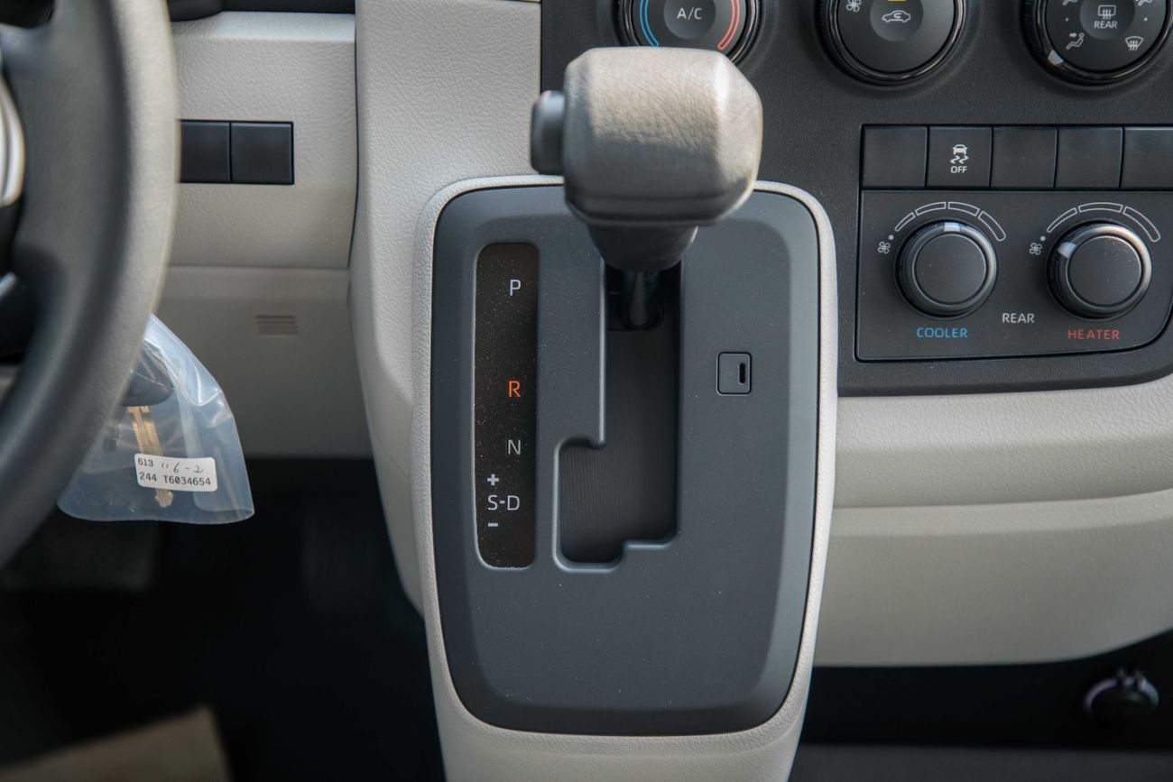 تويوتا هاياس 3.5L- White Inside Grey | Export Only