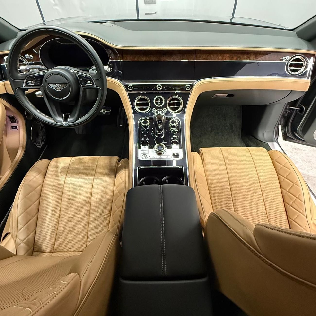 Bentley Continental GT 4.0T V8 | GCC Specs | Full Service History | Under Dealer Warranty