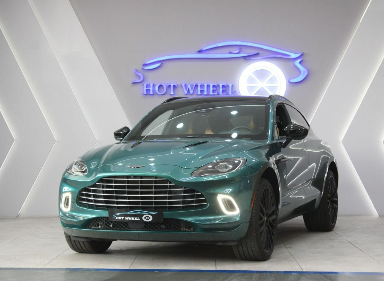 Aston Martin DBX DBX 550 | V8