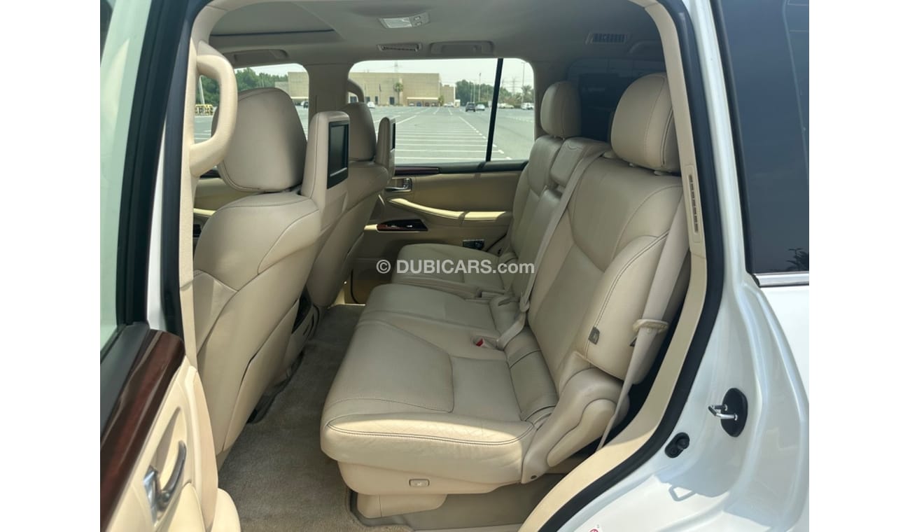 Lexus LX 570 Platinum MODEL 2014 GCC CAR PERFECT CONDITION INSIDE AND OUTSIDE FULL ORIGINAL PAINT ONE OWNER 2 key
