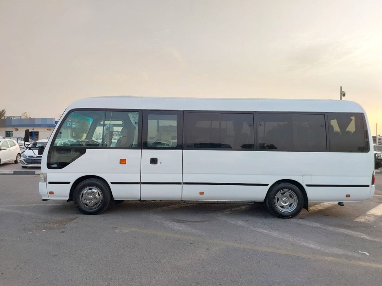 Toyota Coaster TOYOTA COASTER BUS RHD 2013 MODEL 4.0 L DIESEL AUTOMATIC(PM05719)