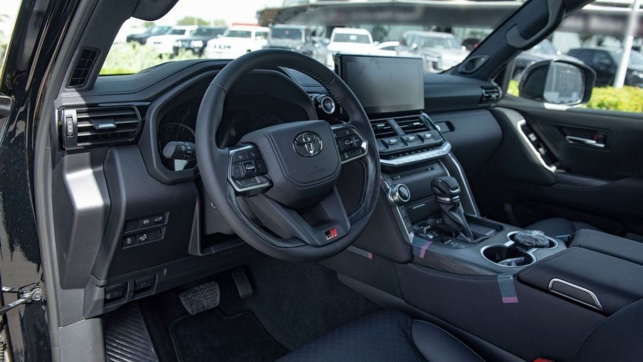 تويوتا لاند كروزر Land cruiser GR sport 3.5L petrol twin turbo 2023