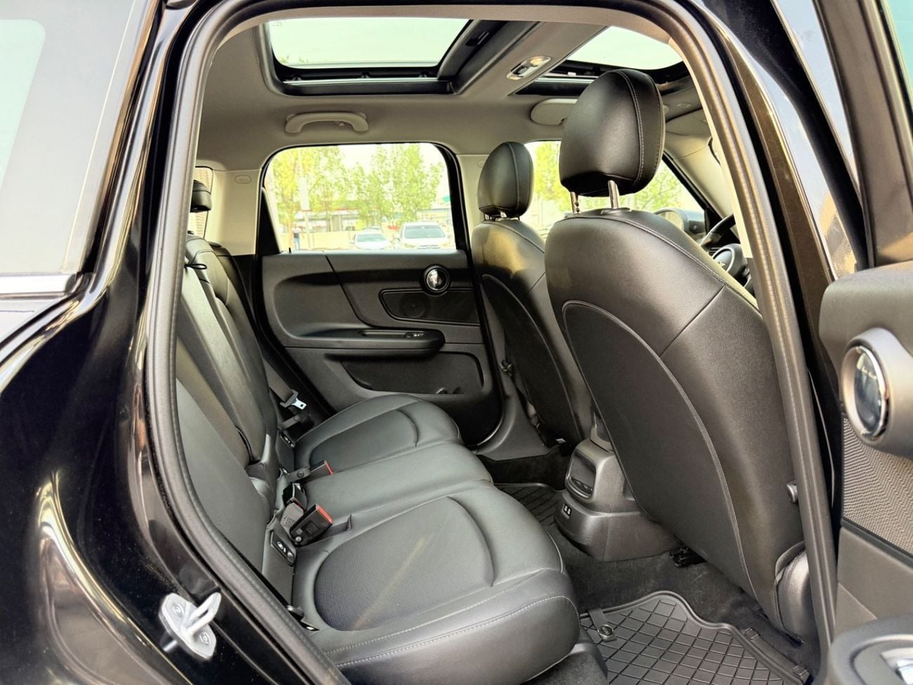 Mini Cooper Countryman CLASSIC TRIM 2024 TWIN TURBO CHARGE ENGINE 2.0 L low KM CANADA SPEC