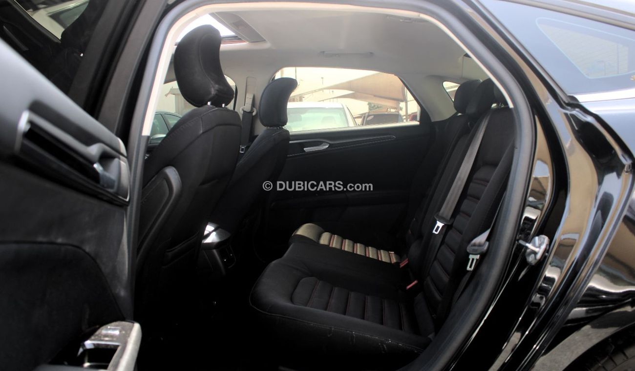 Ford Fusion SEL ACCIDENTS FREE- ORIGINAL PAINT - GCC - SUNROOF - CAR IS IN PERFECT CONDITION INSIDE OUT - GCC