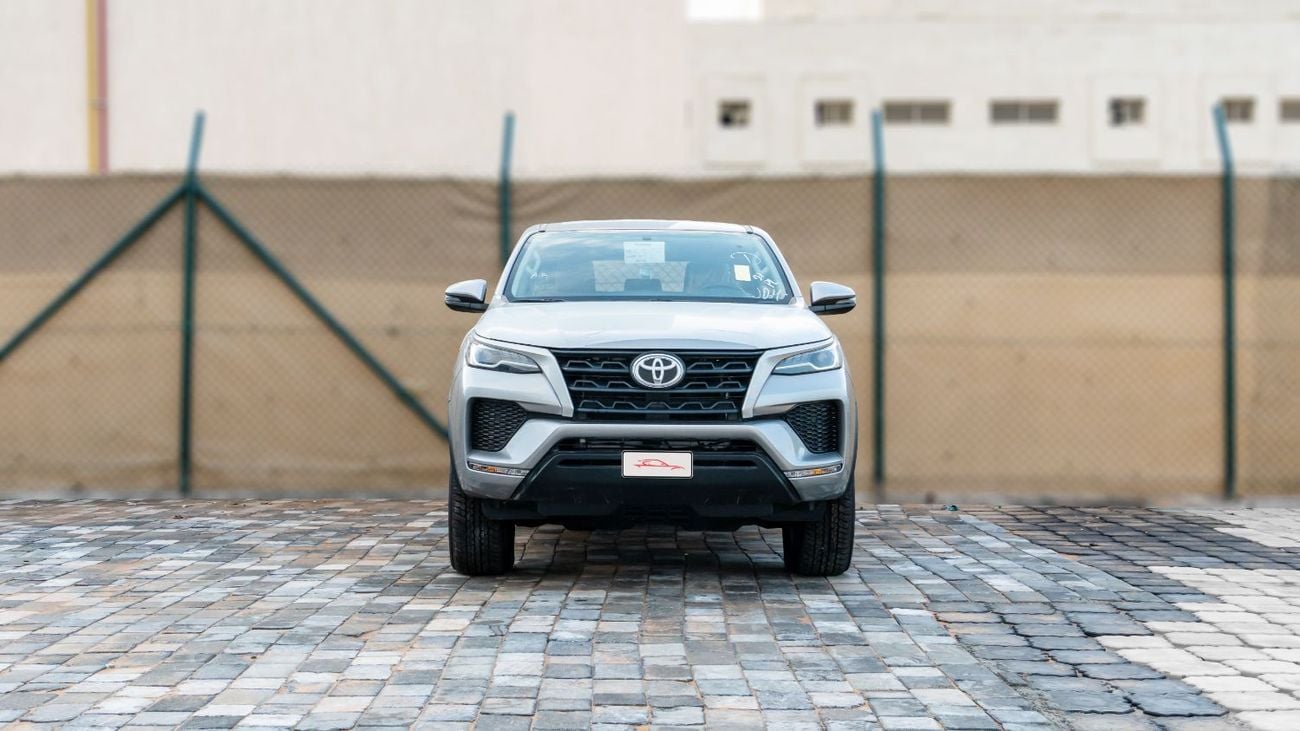 تويوتا فورتونر 2026 Toyota Fortuner GX 2.7 AT Petrol (Silver-Tan) RWD