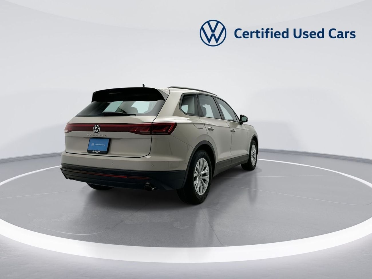 Volkswagen Touareg Trendline 2.0L (Ref#13862) / WAS 174,900 AED - NOW 159,900 AED